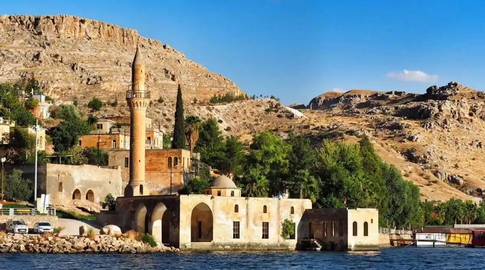 Şanlıurfa Bozova’dan Çanakkale’ye Uzanan Lezzet Yolculuğu: Masırlık Izgara Köfte Çorba Lokantası